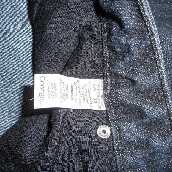 BootCut  Jeans - Picture 2 of 3